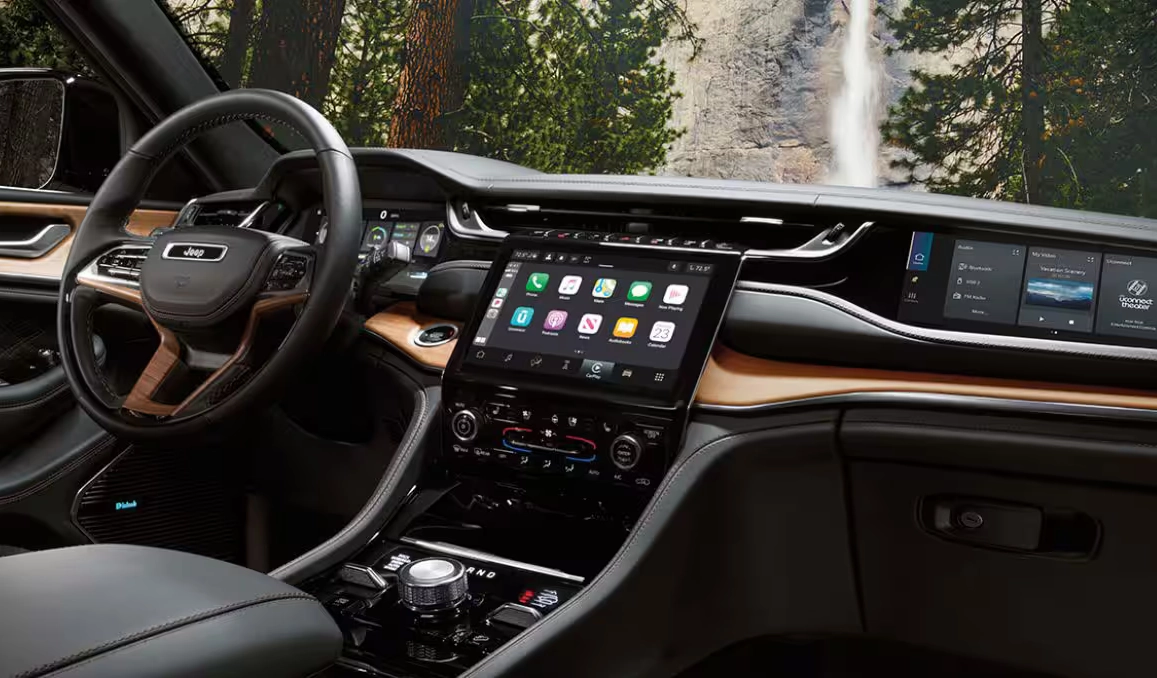 2025 Jeep Grand Cherokee Interior