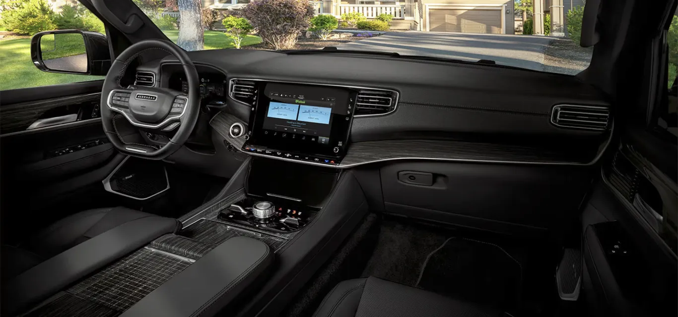2025 Jeep Wagoneer Interior